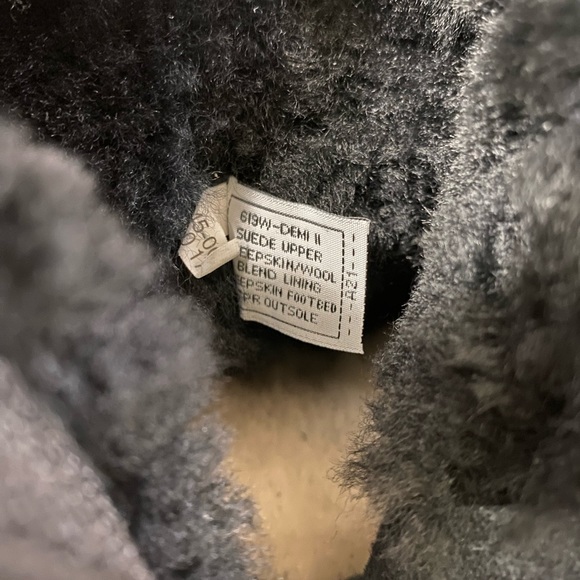 Bearpaw Demi II Black Short Shearling Boots Women's Size 10 - Picture 8 of 8